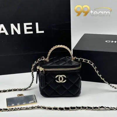 CHANEL | Item ID: 02023