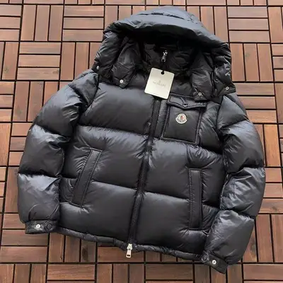 MONCLER Jacke