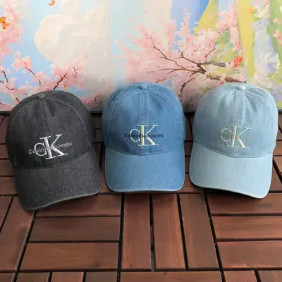 CALVIN KLEIN Cap