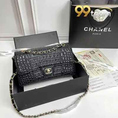 CHANEL | Item ID: 01082