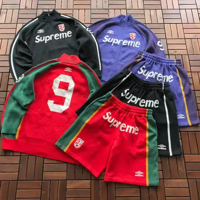 SUPREME Sweater
