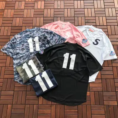 SUPREME T-Shirt