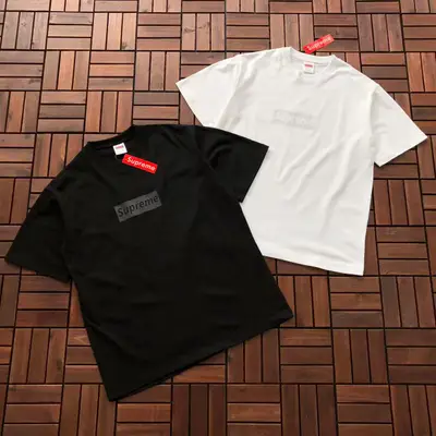SUPREME T-Shirt