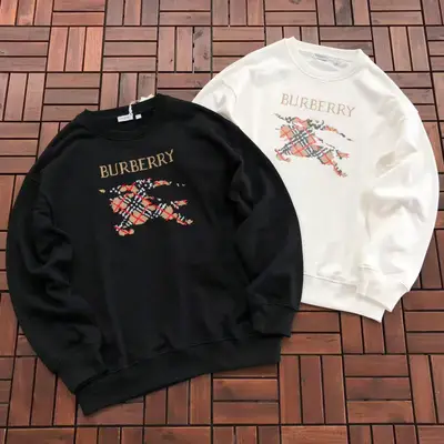 BURBERRY Sweater