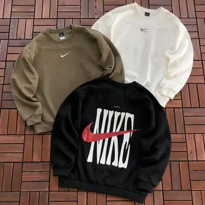 NIKE Sweater