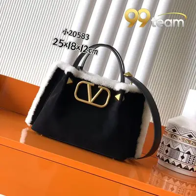 VALENTINO | Item ID: 18817