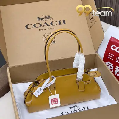 COACH | Item ID: 05305
