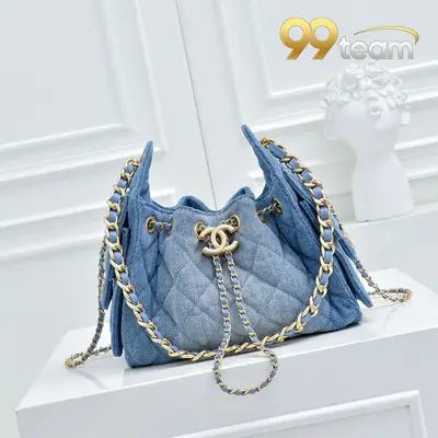 CHANEL | Item ID: 01640