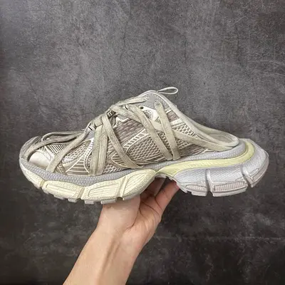 BALENCIAGA