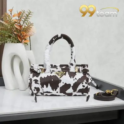 PRADA | Item ID: 09400