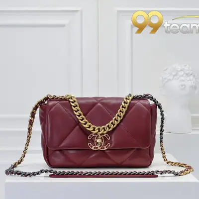 CHANEL | Item ID: 02699