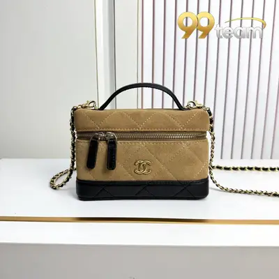 CHANEL | Item ID: 01772
