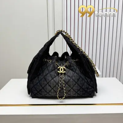 CHANEL | Item ID: 02425
