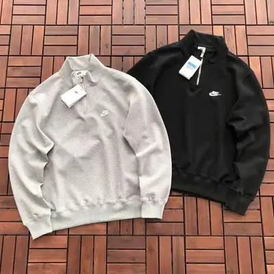 NIKE Sweater