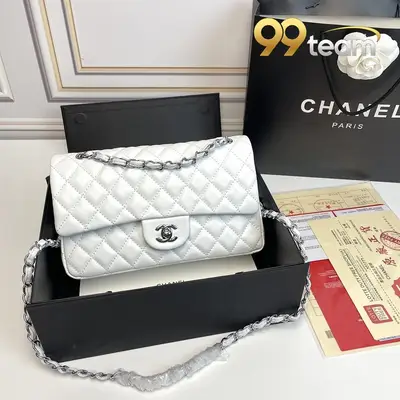 CHANEL | Item ID: 01028