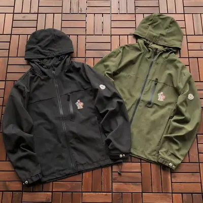 MONCLER Jacke
