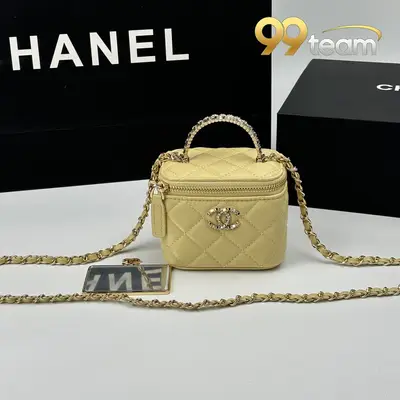 CHANEL | Item ID: 02024