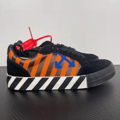 OFF-WHITE