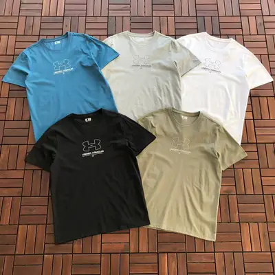 UNDER ARMOUR T-Shirt