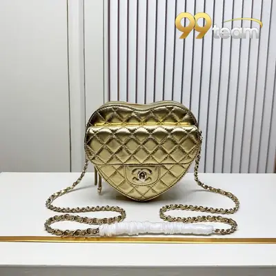 CHANEL | Item ID: 00333