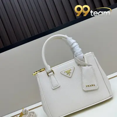 PRADA | Item ID: 09492