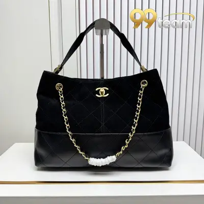 CHANEL | Item ID: 02164