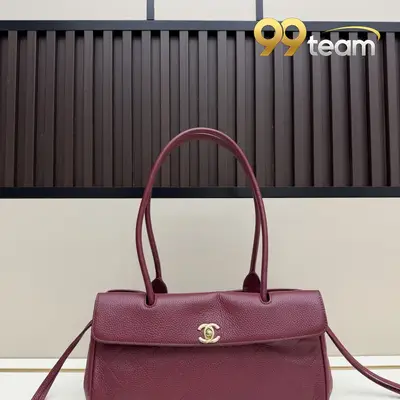 CHANEL | Item ID: 01940