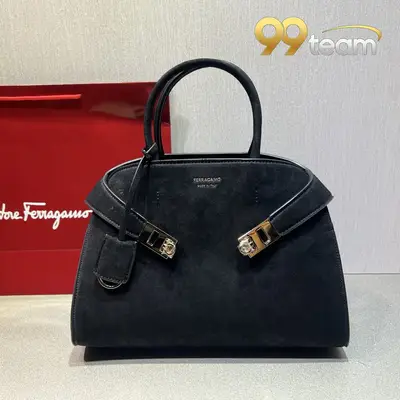 FERRAGAMO | Item ID: 22117