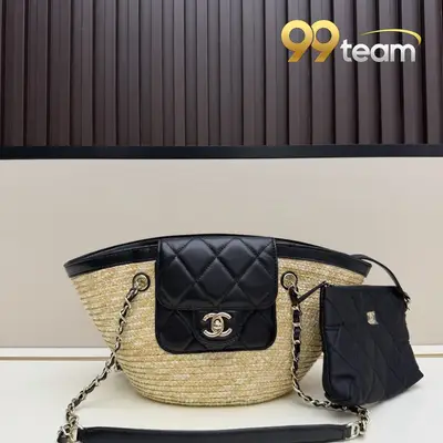 CHANEL | Item ID: 01949