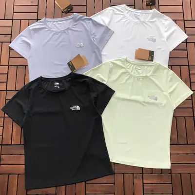 THE NORTH FACE T-Shirt