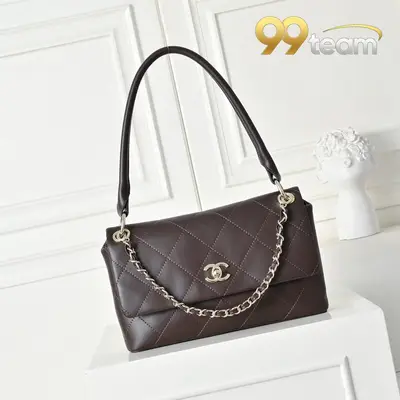 CHANEL | Item ID: 01683