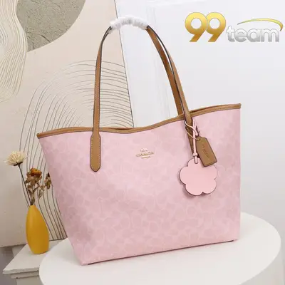 COACH | Item ID: 04510