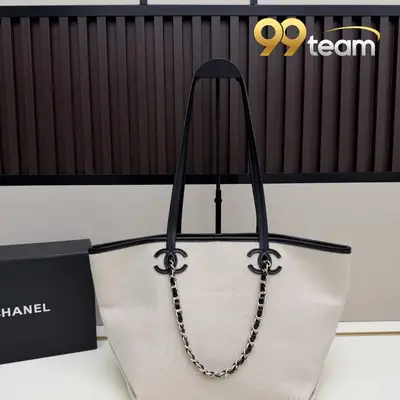 CHANEL | Item ID: 01573