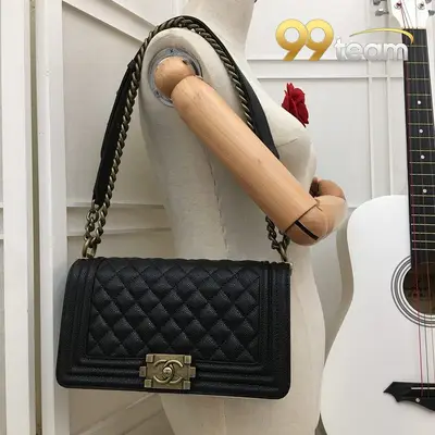 CHANEL | Item ID: 00978