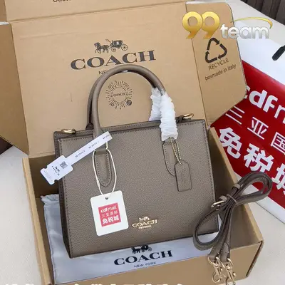 COACH | Item ID: 05247