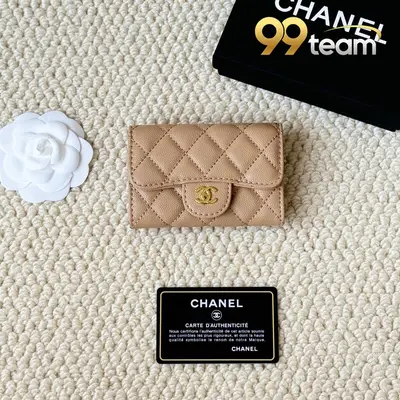 CHANEL | Item ID: 02811