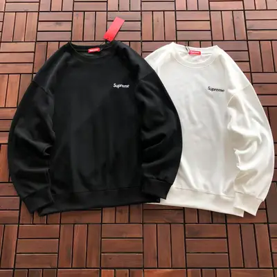 SUPREME Sweater