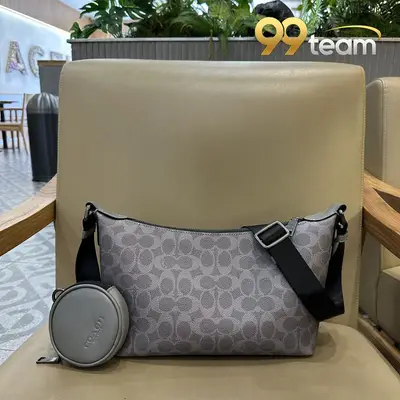 COACH | Item ID: 04538