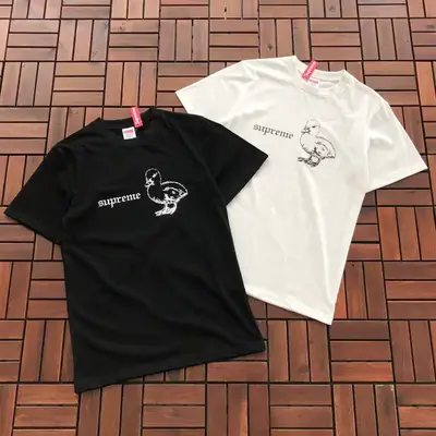 SUPREME T-Shirt