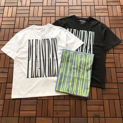 PLEASURES T-Shirt