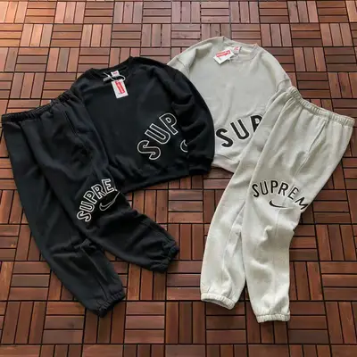 NIKE Sweater