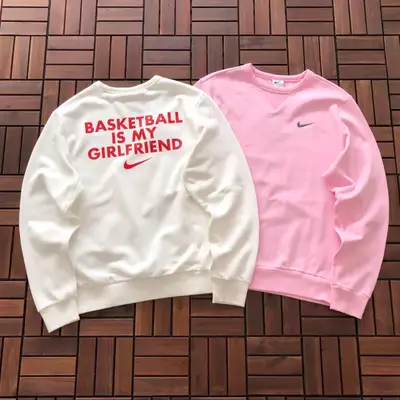 NIKE Sweater