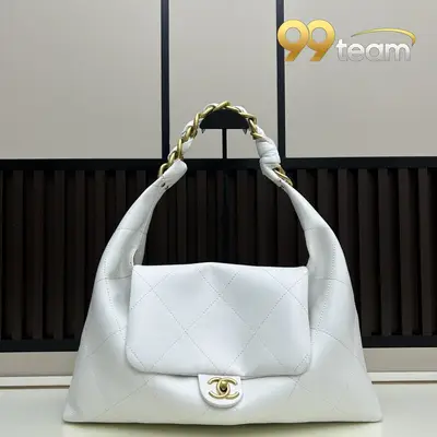 CHANEL | Item ID: 01845