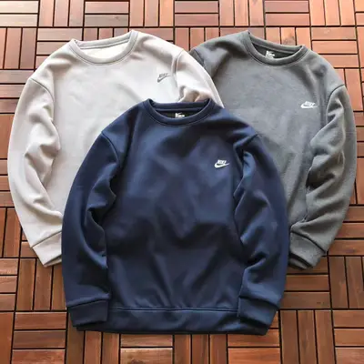 NIKE Sweater
