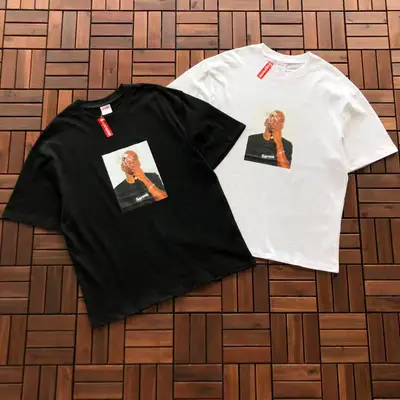 SUPREME T-Shirt