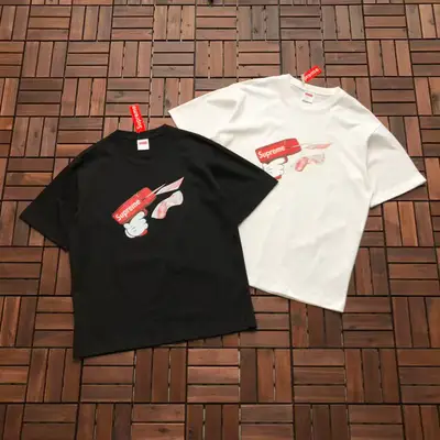 SUPREME T-Shirt
