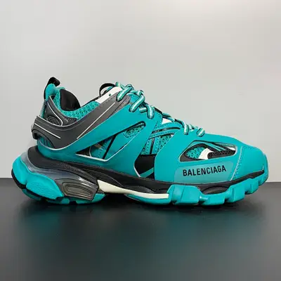 BALENCIAGA