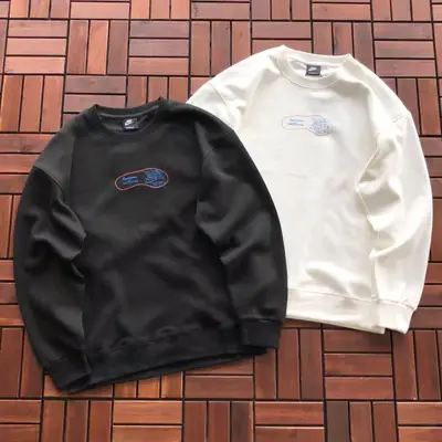 NIKE Sweater