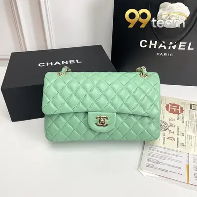 CHANEL | Item ID: 01057