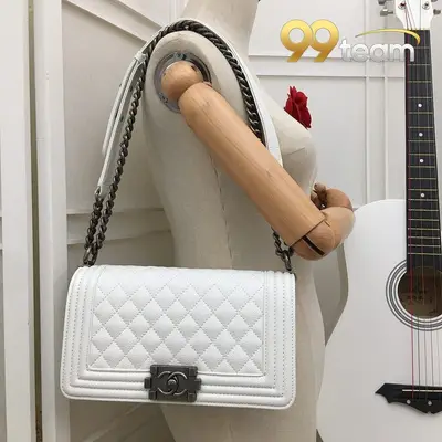 CHANEL | Item ID: 00985